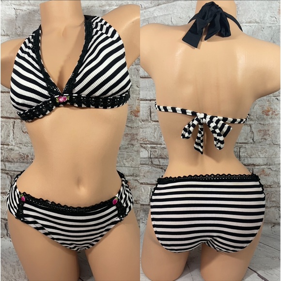 Betsey Johnson Bikini Stripe Black White Roses
Floral Lace Coquette Retro D/M - Picture 1 of 7